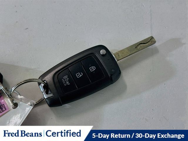 Certified 2021 Hyundai Venue SEL FWD image 28