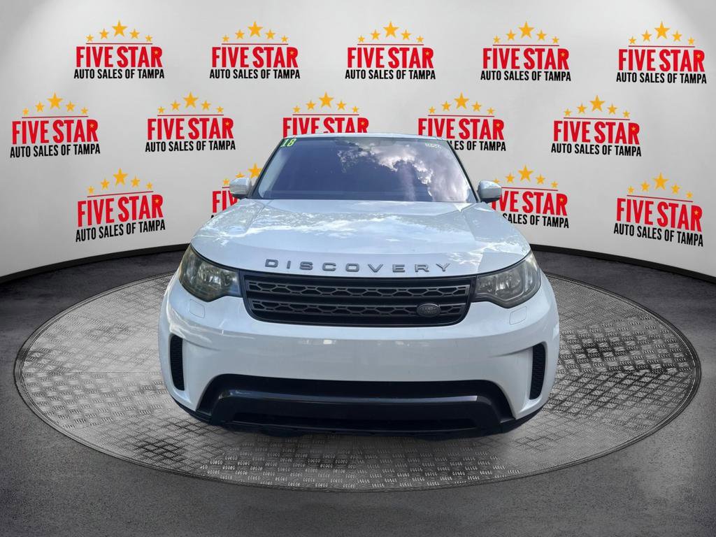 Used 2018 Land Rover Discovery SE image 2
