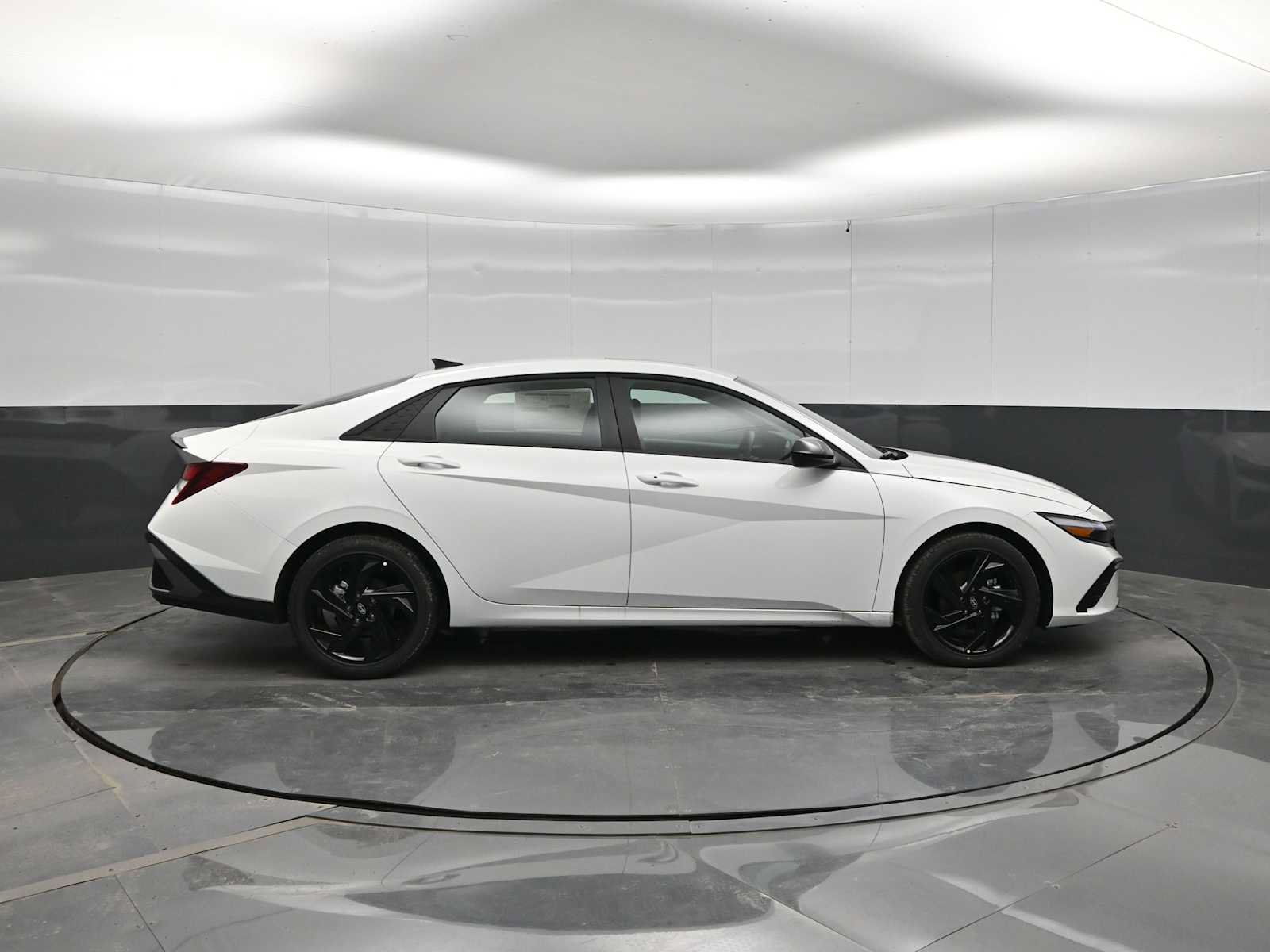 New 2026 Hyundai Elantra SEL Sport FWD image 9