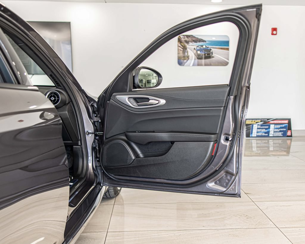 New 2026 Alfa Romeo Giulia AWD w/ Driving Assist Package image 41