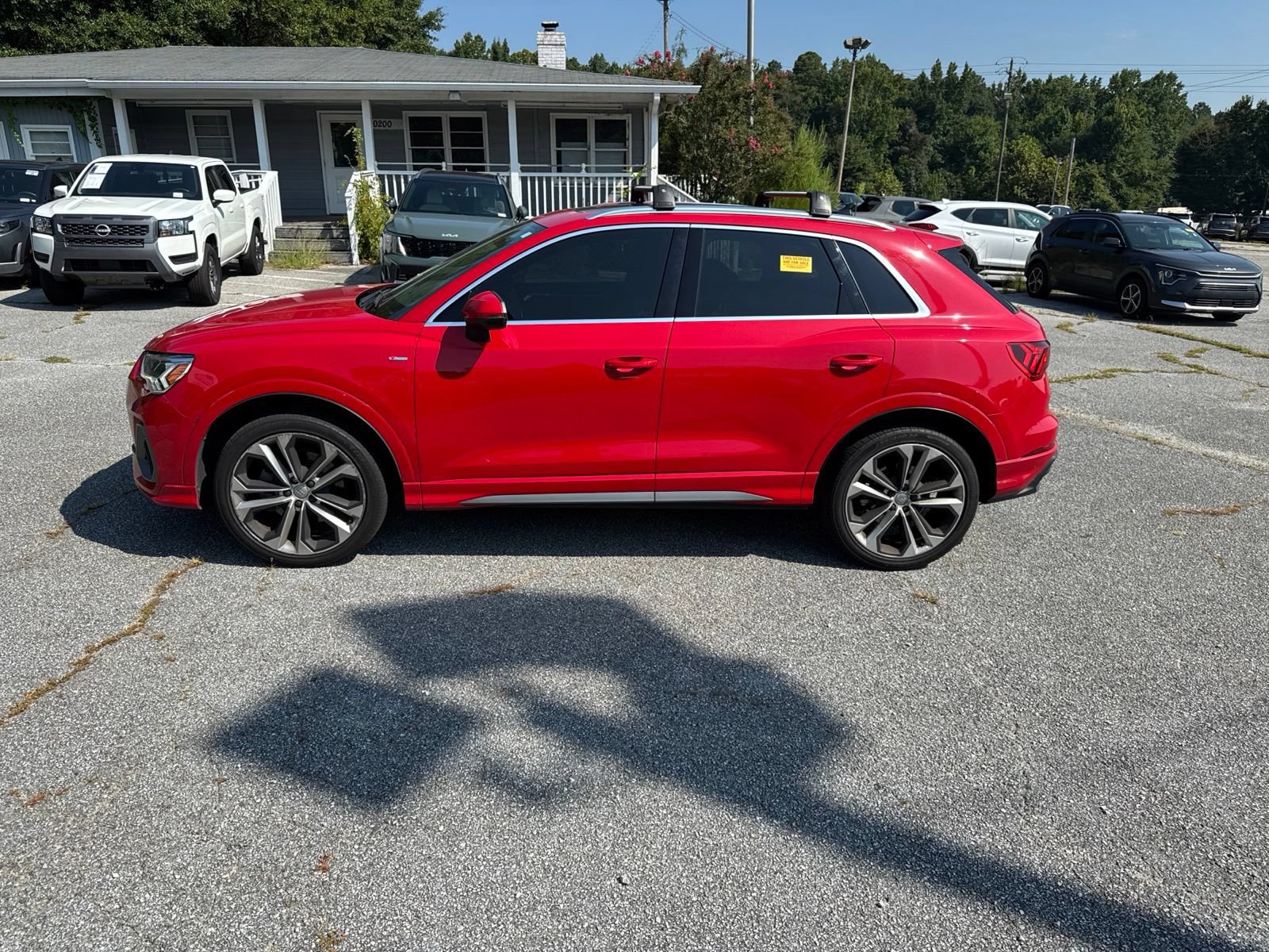 Used 2020 Audi Q3 2.0T Premium Plus w/ Premium Plus Package AWD/4WD image 2