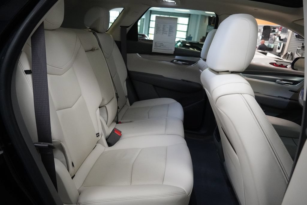 Used 2021 Cadillac XT5 Premium Luxury AWD/4WD image 16