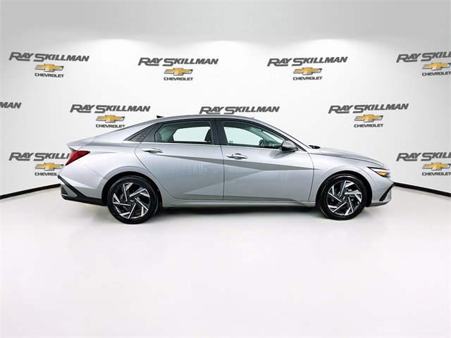 Used 2025 Hyundai Elantra SEL image 8