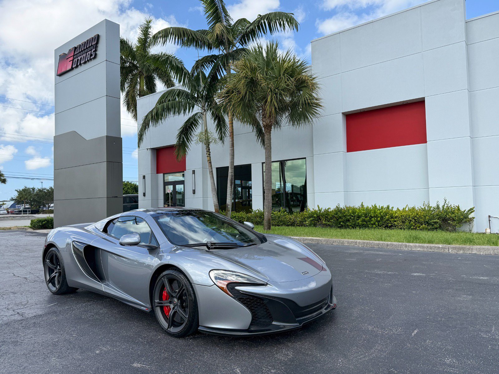 Used 2015 McLaren 650S Spider RWD image 44