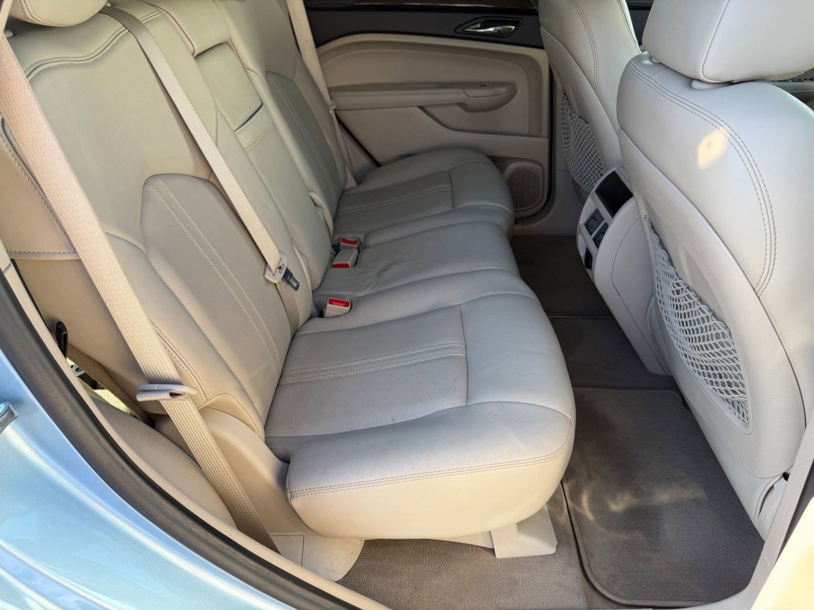 Used 2011 Cadillac SRX Luxury image 31