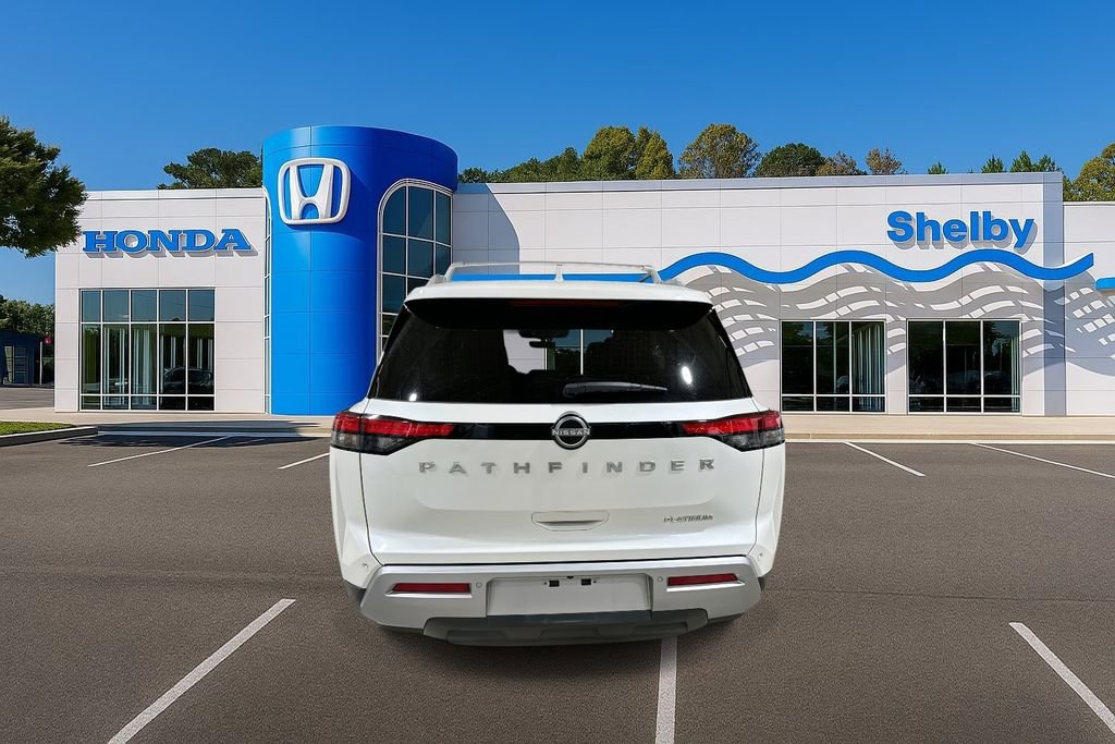 Used 2024 Nissan Pathfinder Platinum image 7