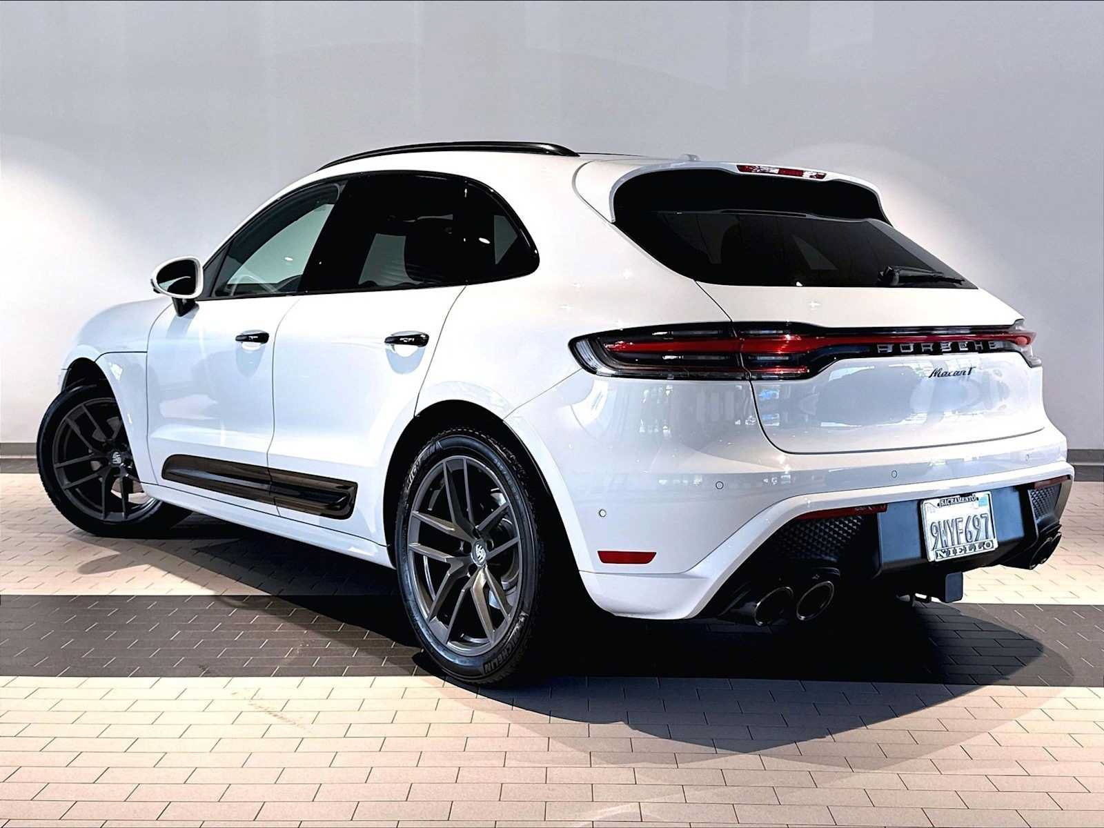 Used 2026 Porsche Macan Turbo AWD/4WD image 3