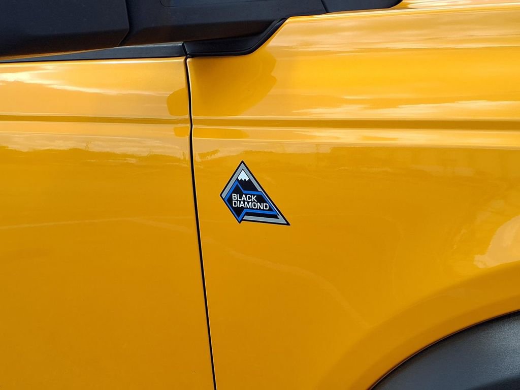 Used 2021 Ford Bronco Black Diamond image 11