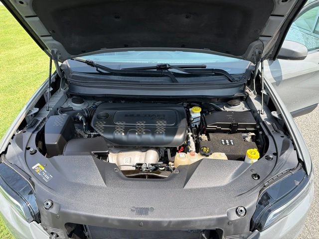 Used 2019 Jeep Cherokee Latitude Plus w/ Cold Weather Group AWD/4WD image 23
