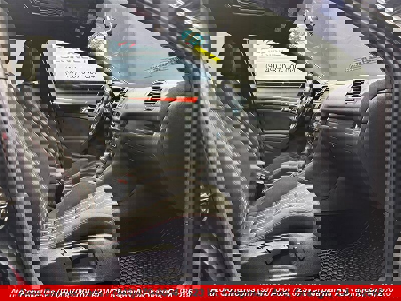 Used 2012 Volkswagen Golf 4-Door image 7