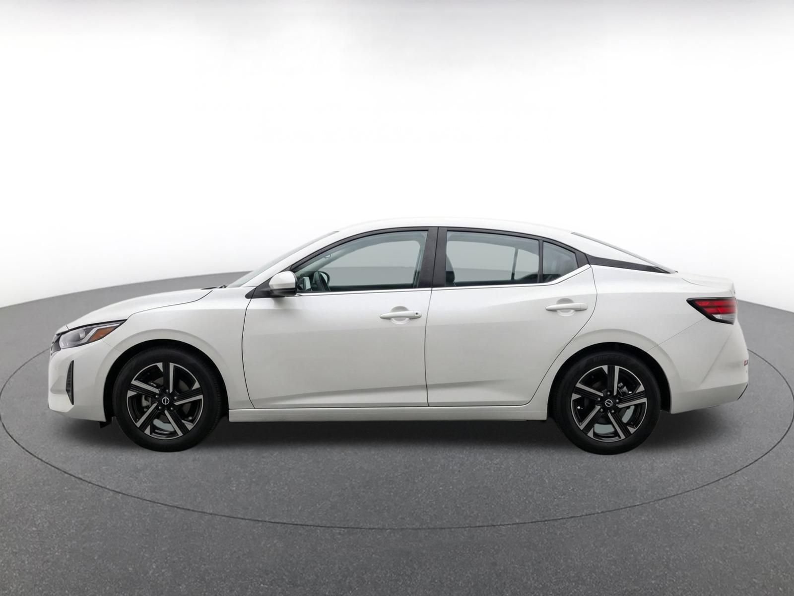 Used 2025 Nissan Sentra SV FWD image 4