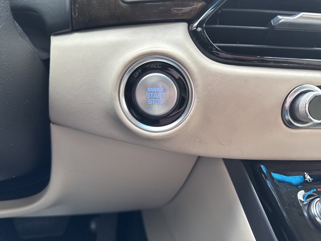 Used 2017 Genesis G90 3.3T Premium image 27