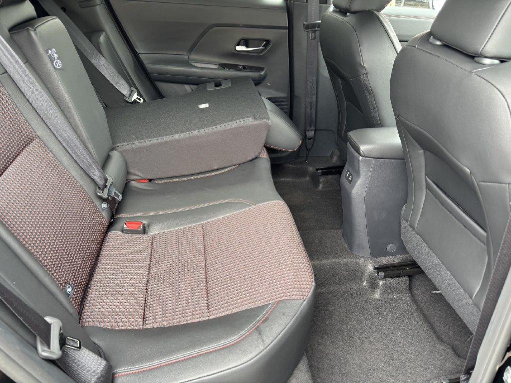 New 2026 Nissan Kicks SR w/ Cold Weather Package AWD/4WD image 30