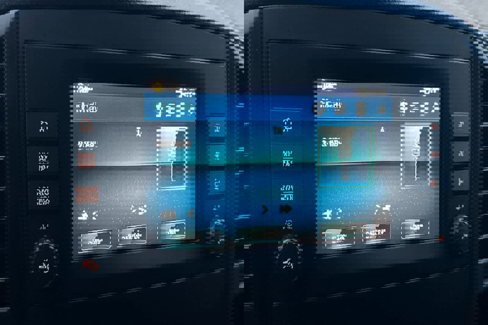 Used 2023 Mercedes-Benz Metris Passenger image 18