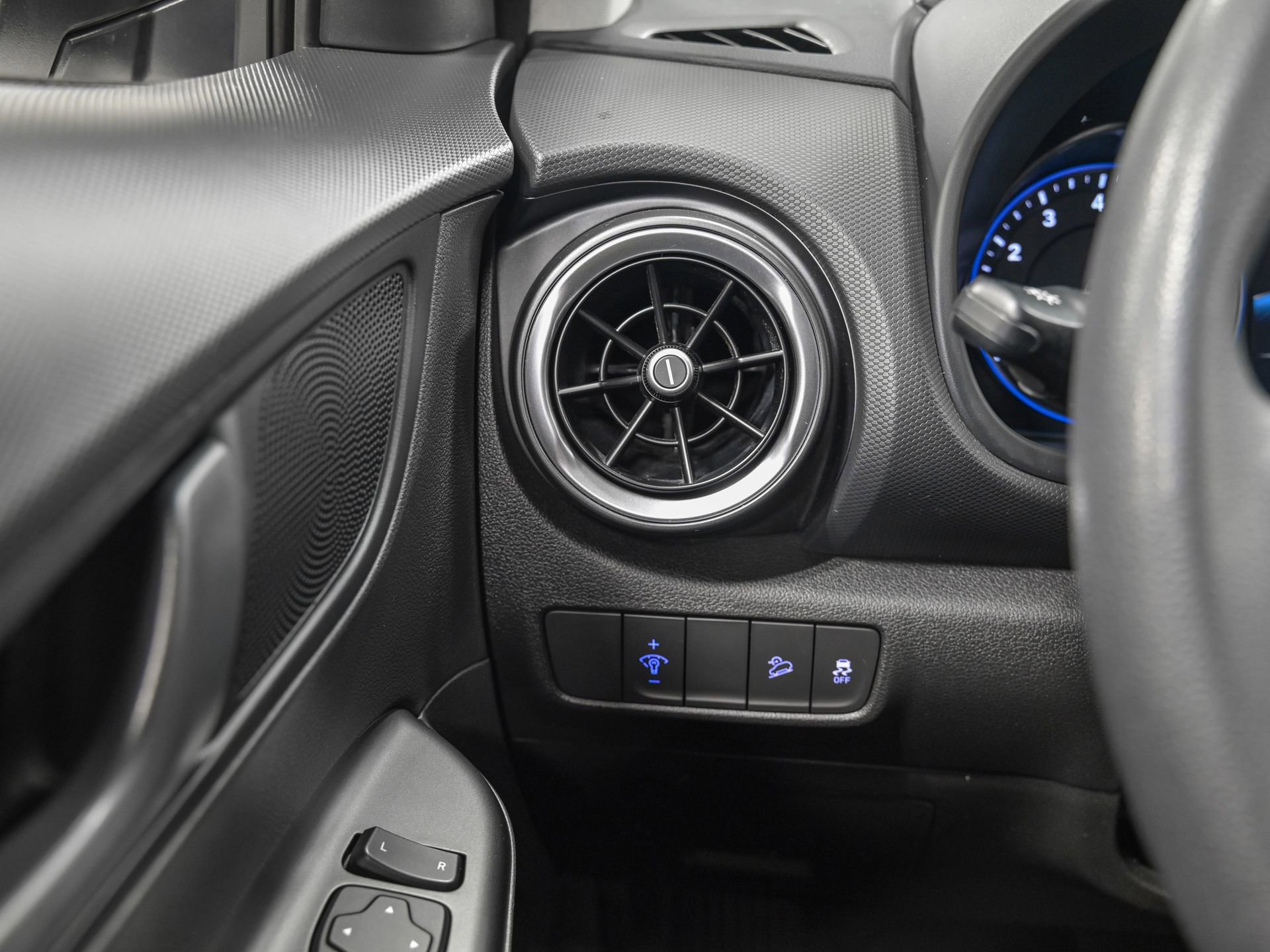 Used 2023 Hyundai Kona SEL AWD/4WD image 20