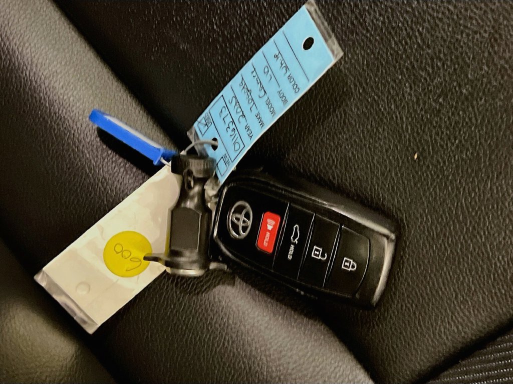 Used 2025 Toyota Camry SE FWD image 33