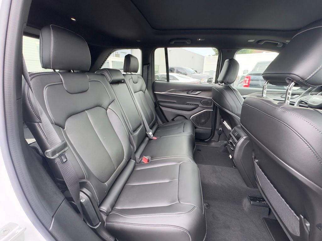 New 2026 Jeep Grand Cherokee Limited w/ Limited Altitude Package image 21