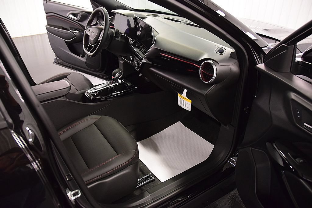 New 2026 Chevrolet Trax RS w/ Driver Confidence Package FWD image 29