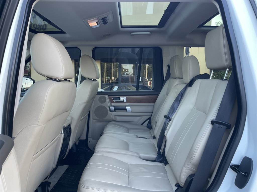 Used 2016 Land Rover LR4 HSE AWD/4WD image 24