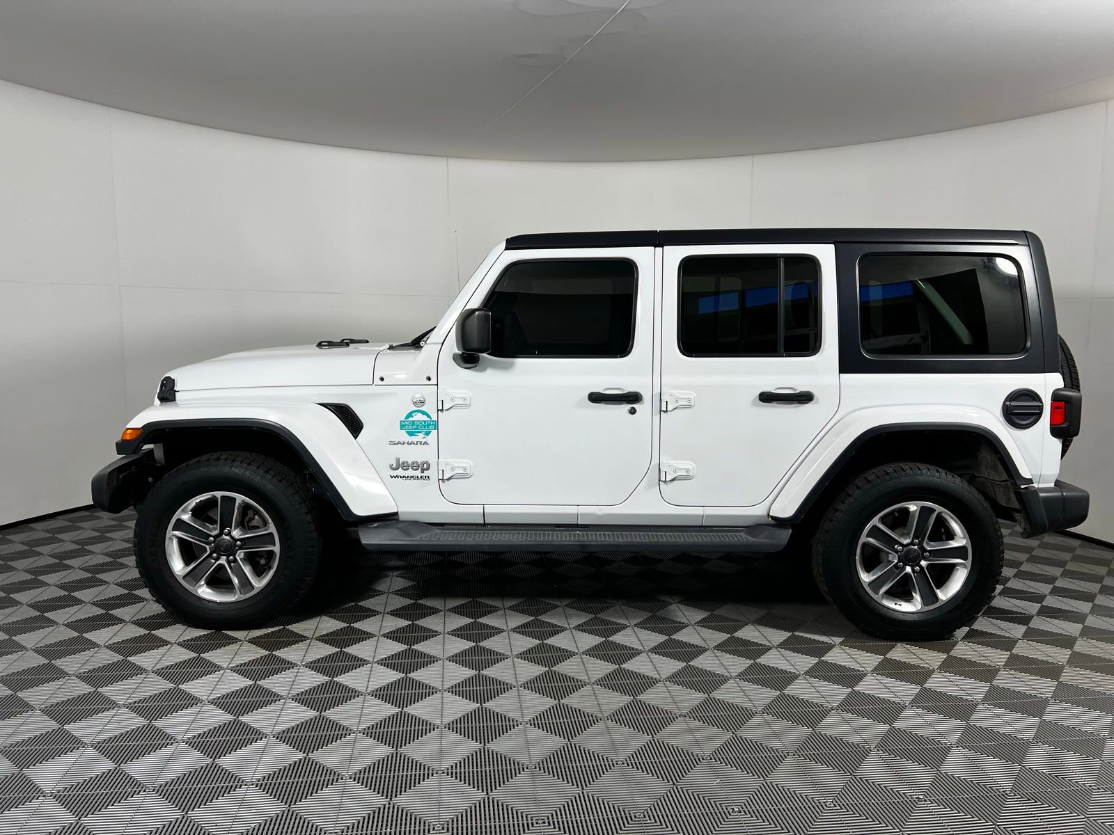 Used 2020 Jeep Wrangler Unlimited Sahara image 8