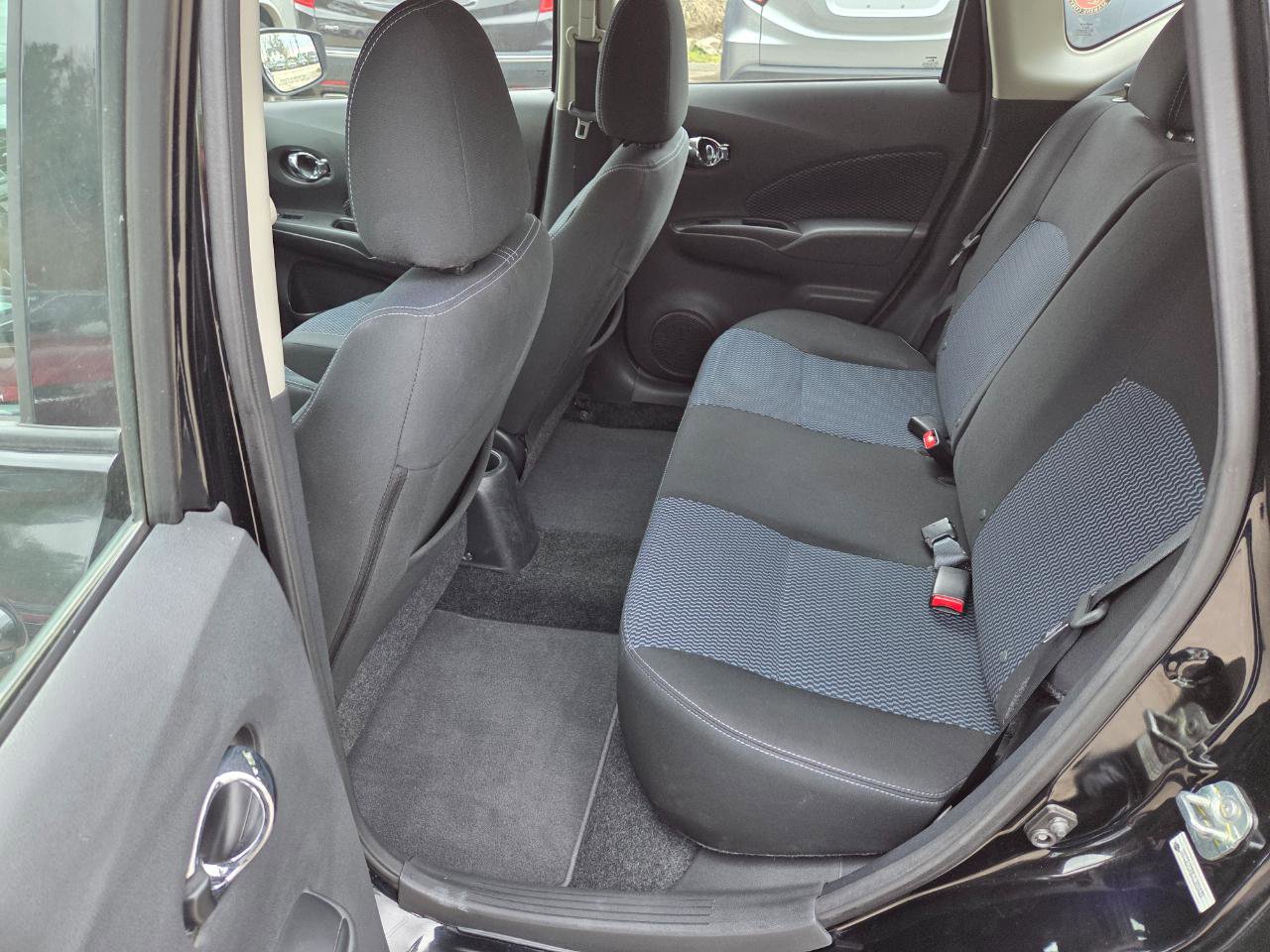 Used 2018 Nissan Versa Note SV FWD image 16