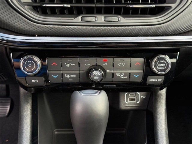 New 2025 Jeep Compass Latitude w/ Sun & Sound Group image 25