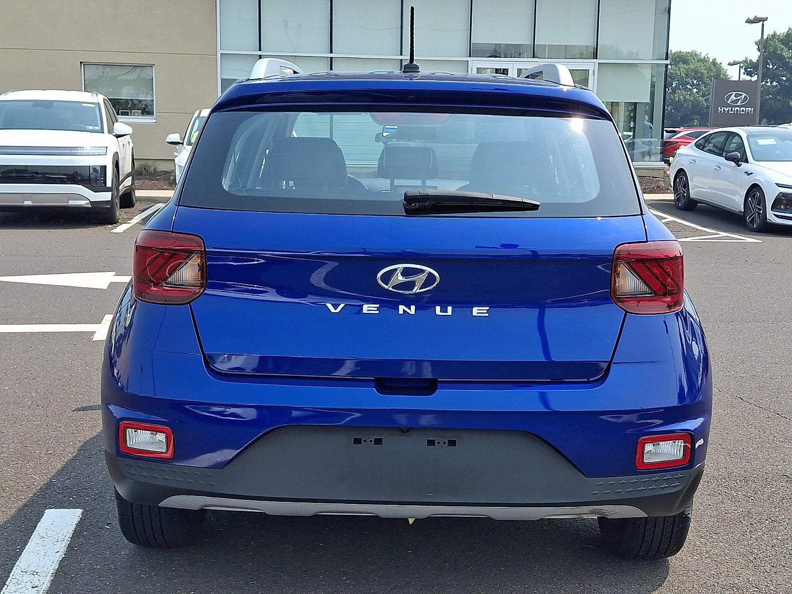 Certified 2023 Hyundai Venue Limited FWD image 5