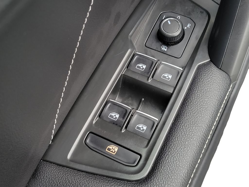Used 2024 Volkswagen Tiguan SE FWD image 24