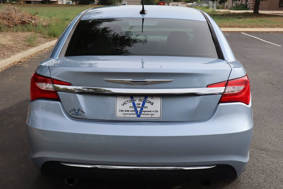 Used 2014 Chrysler 200 Limited FWD image 6