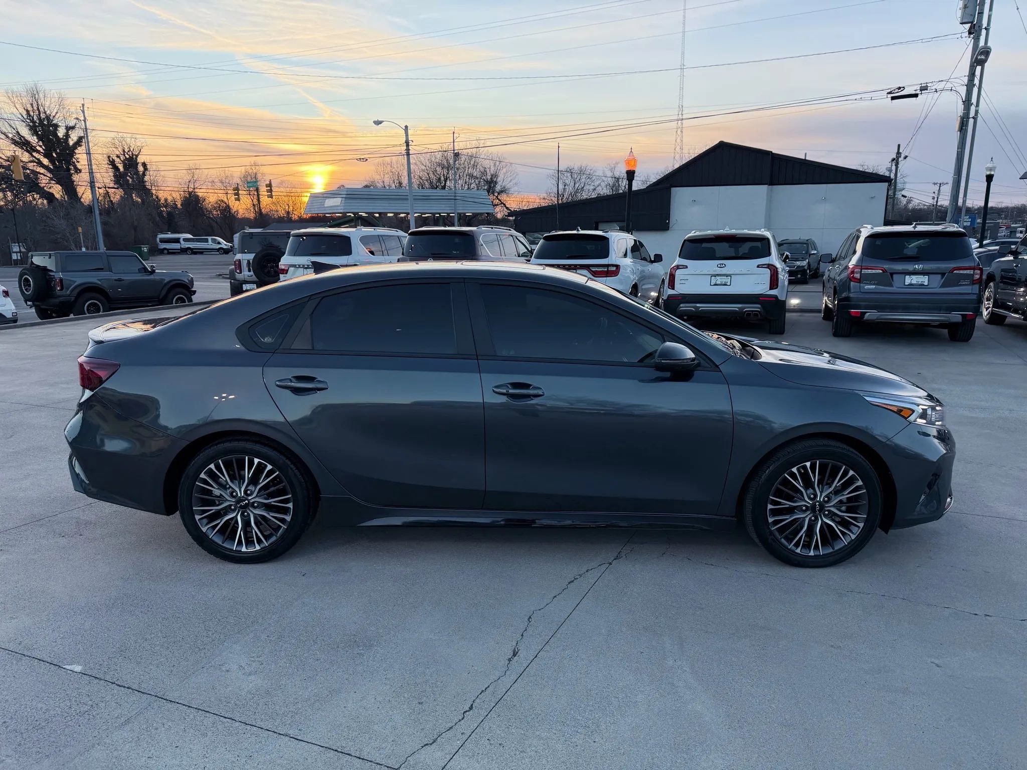 Used 2023 Kia Forte GT-Line w/ GT-Line Premium Package FWD image 7