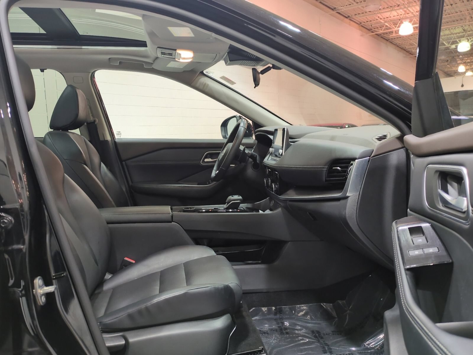 Used 2021 Nissan Rogue SV w/ Premium Package AWD/4WD image 9
