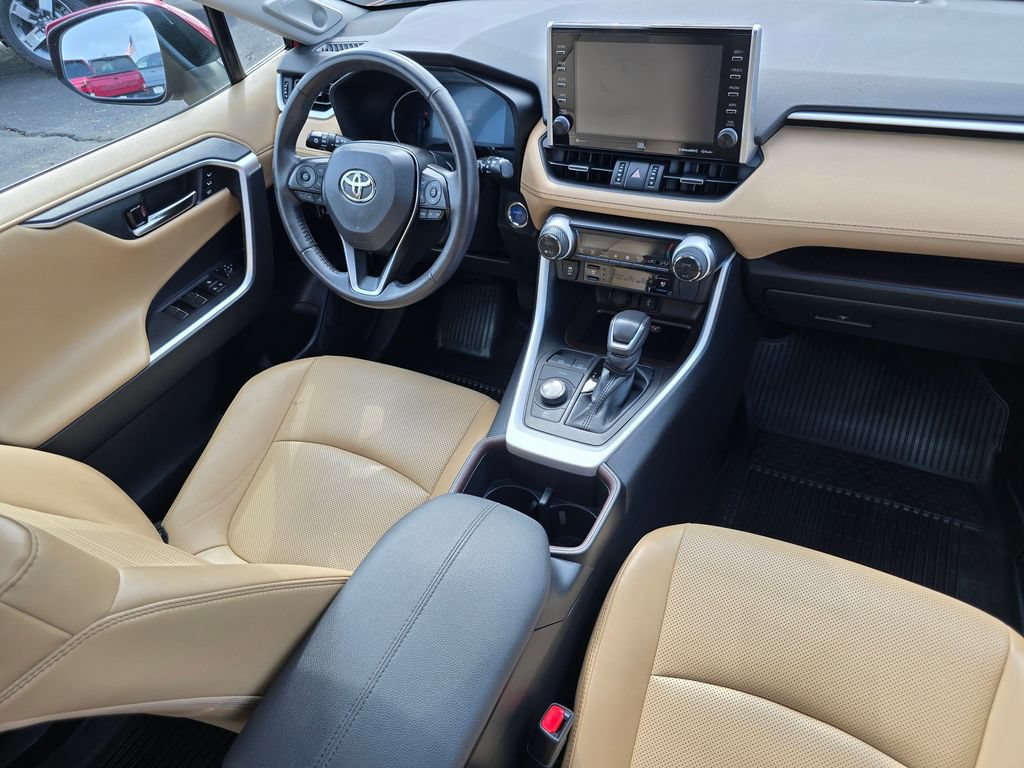 Used 2022 Toyota RAV4 Limited AWD/4WD image 18