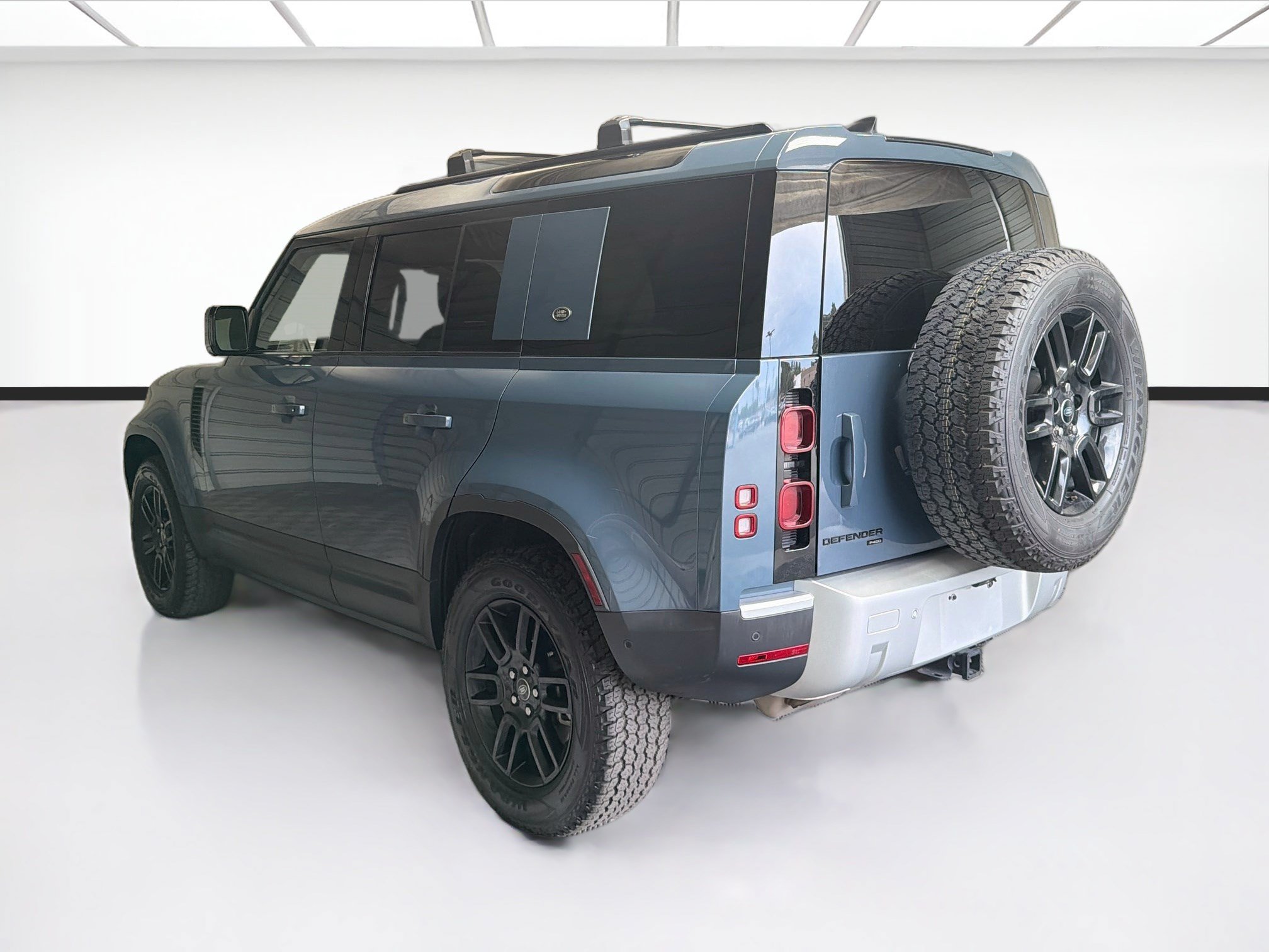 Used 2022 Land Rover Defender 110 SE AWD/4WD image 6