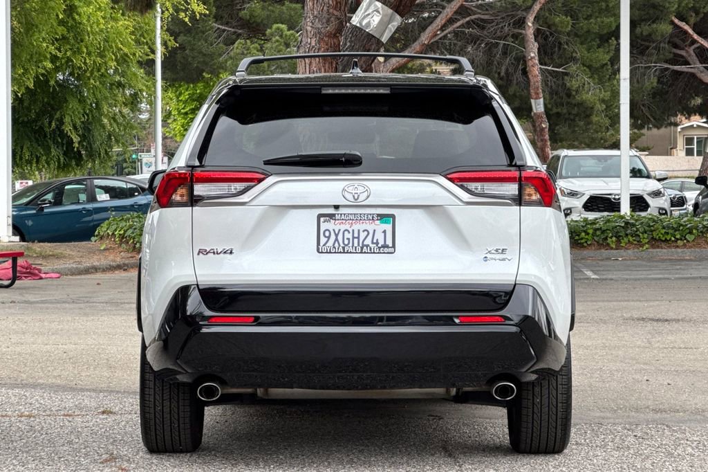 Certified 2025 Toyota RAV4 XSE w/ Weather Package AWD/4WD image 4