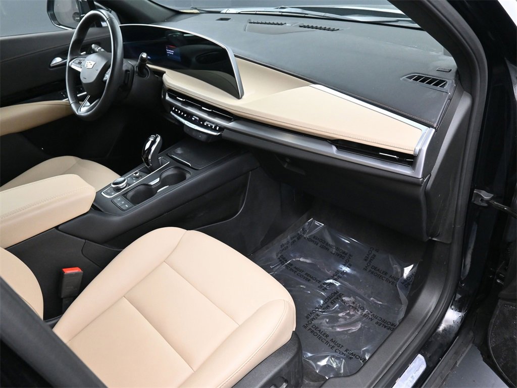 Certified 2024 Cadillac XT4 Luxury image 11