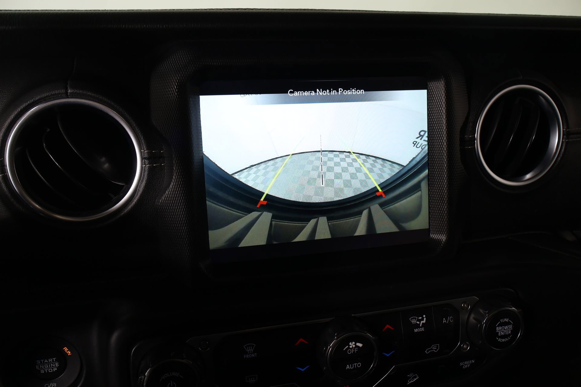 Used 2020 Jeep Wrangler Unlimited Sahara image 6