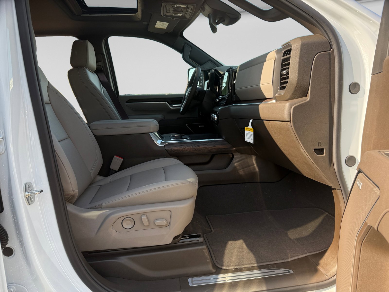 New 2026 GMC Sierra 2500 SLT w/ SLT Premium Package image 16