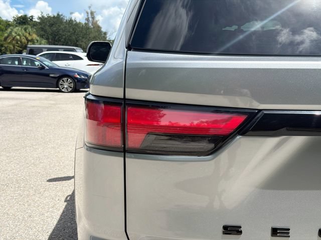 Used 2023 Toyota Sequoia Platinum AWD/4WD image 10