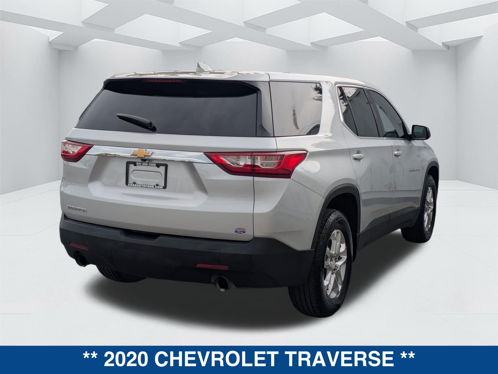 Used 2020 Chevrolet Traverse LS w/ LPO, Floor Liner Package FWD image 5
