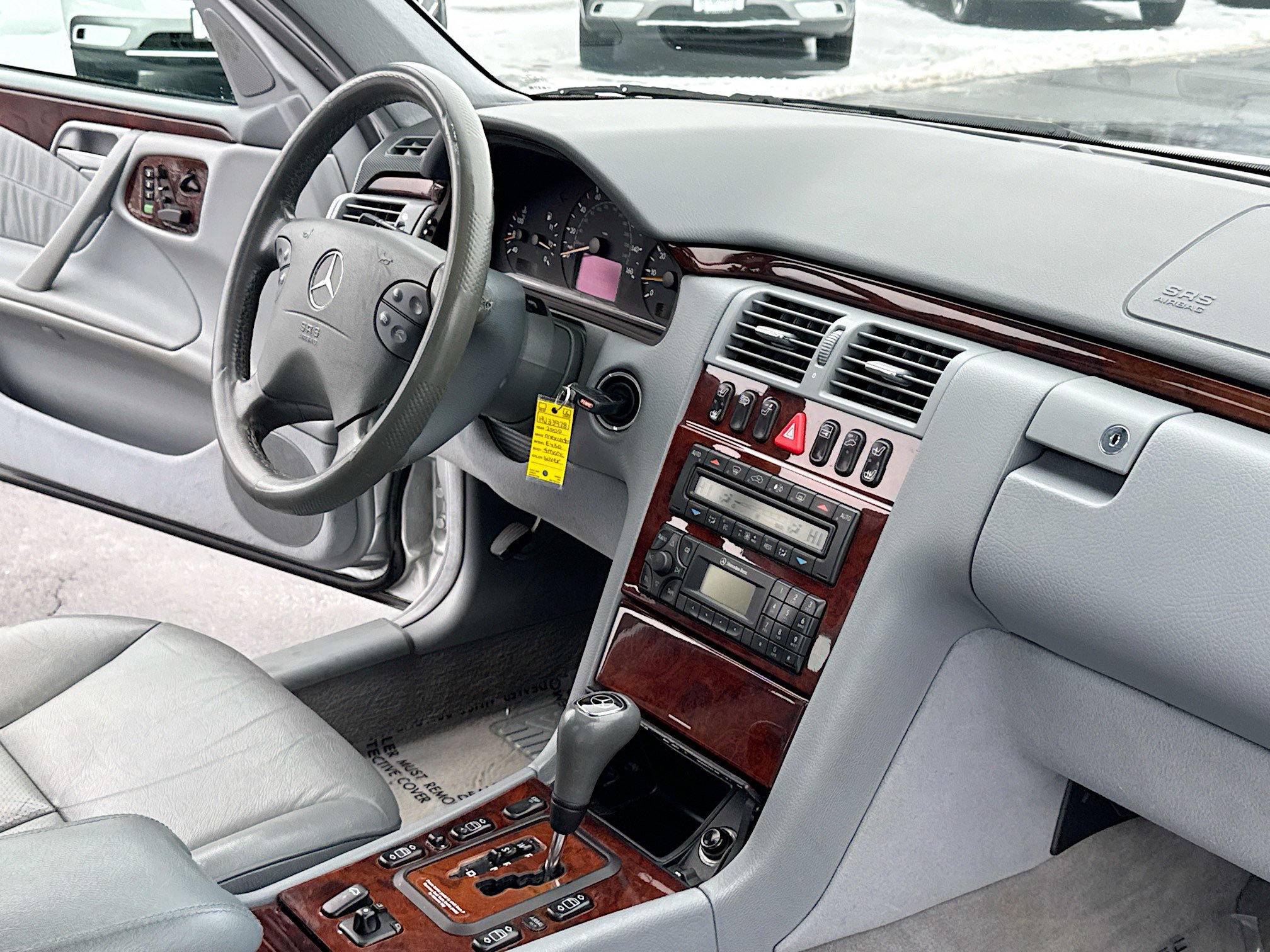 Used 2000 Mercedes-Benz E 430 4MATIC Sedan image 5