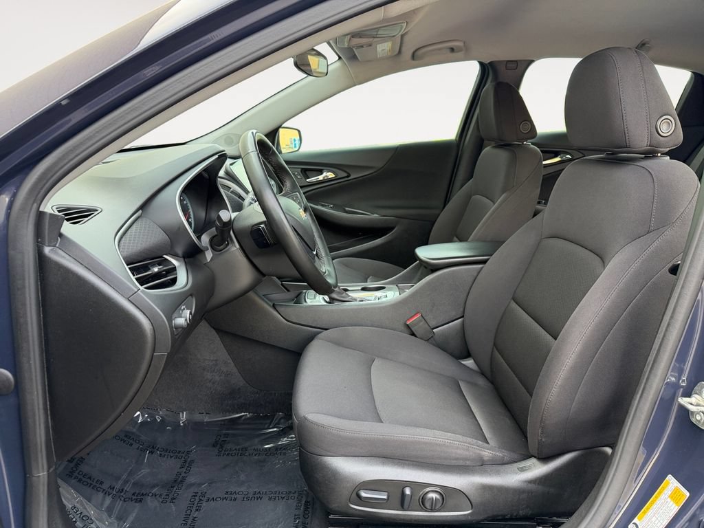 Used 2025 Chevrolet Malibu RS FWD image 14