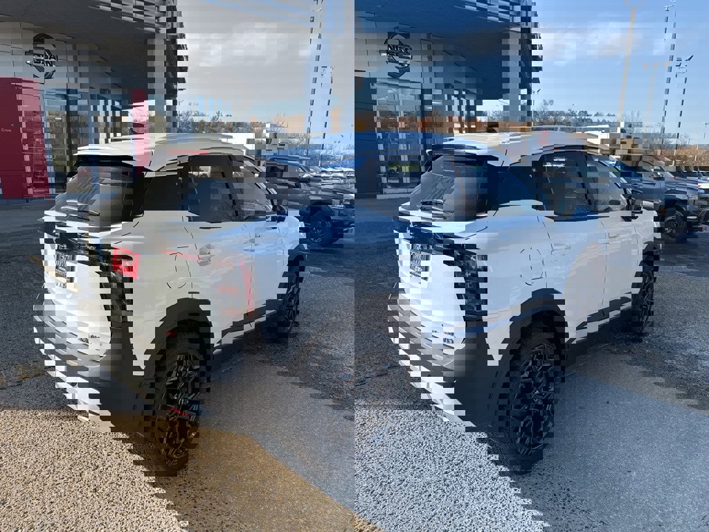 New 2026 Nissan Kicks SR w/ SR Premium Package image 4