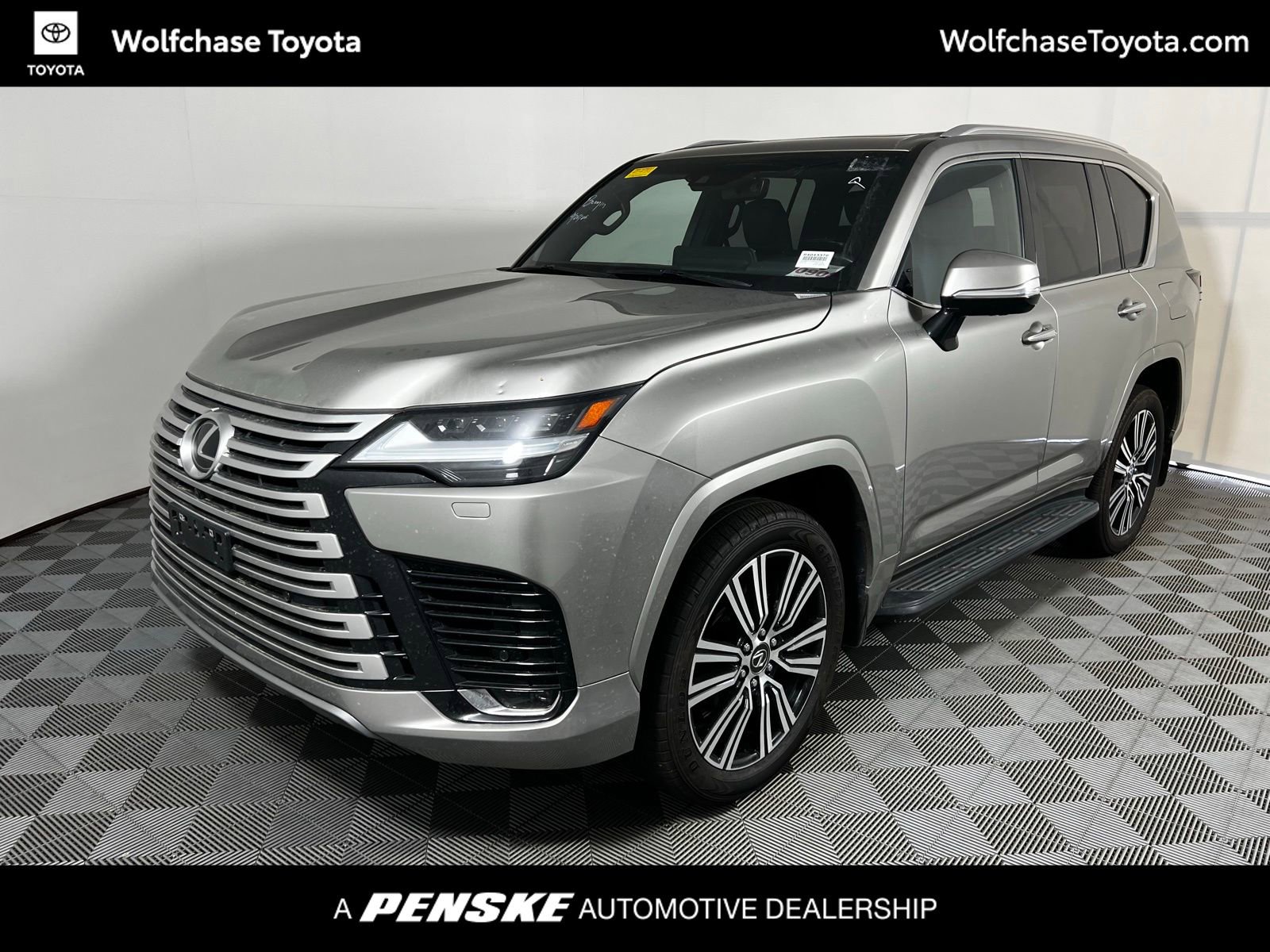 Used 2024 Lexus LX 600 4WD w/ Luxury Package image 1