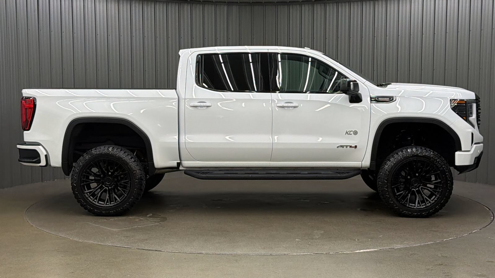 Used 2026 GMC Sierra 1500 AT4 w/ AT4 Premium Package AWD/4WD image 6