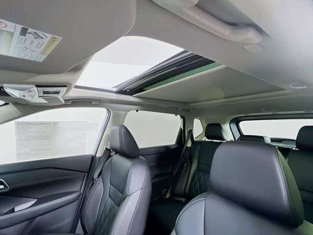 New 2025 Nissan Rogue Platinum w/ Platinum Premium Package image 19