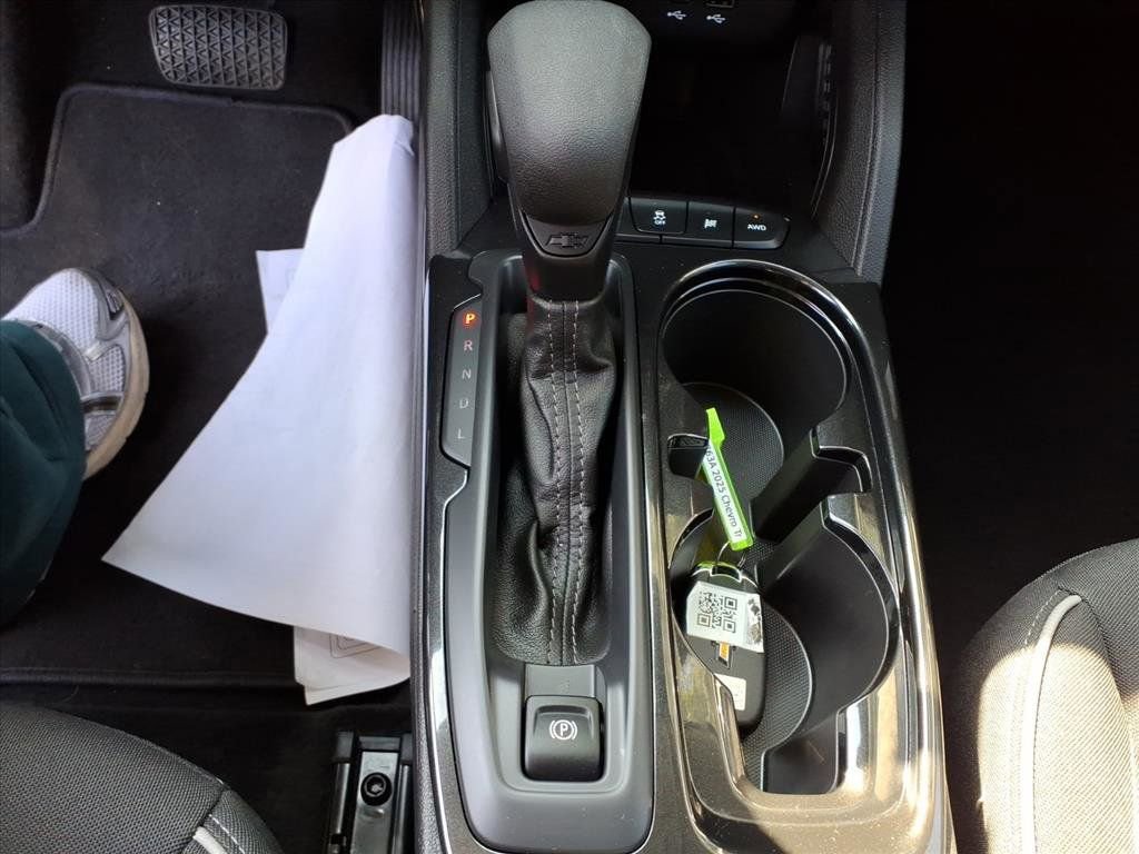 Used 2025 Chevrolet TrailBlazer LT w/ Driver Confidence Package image 15