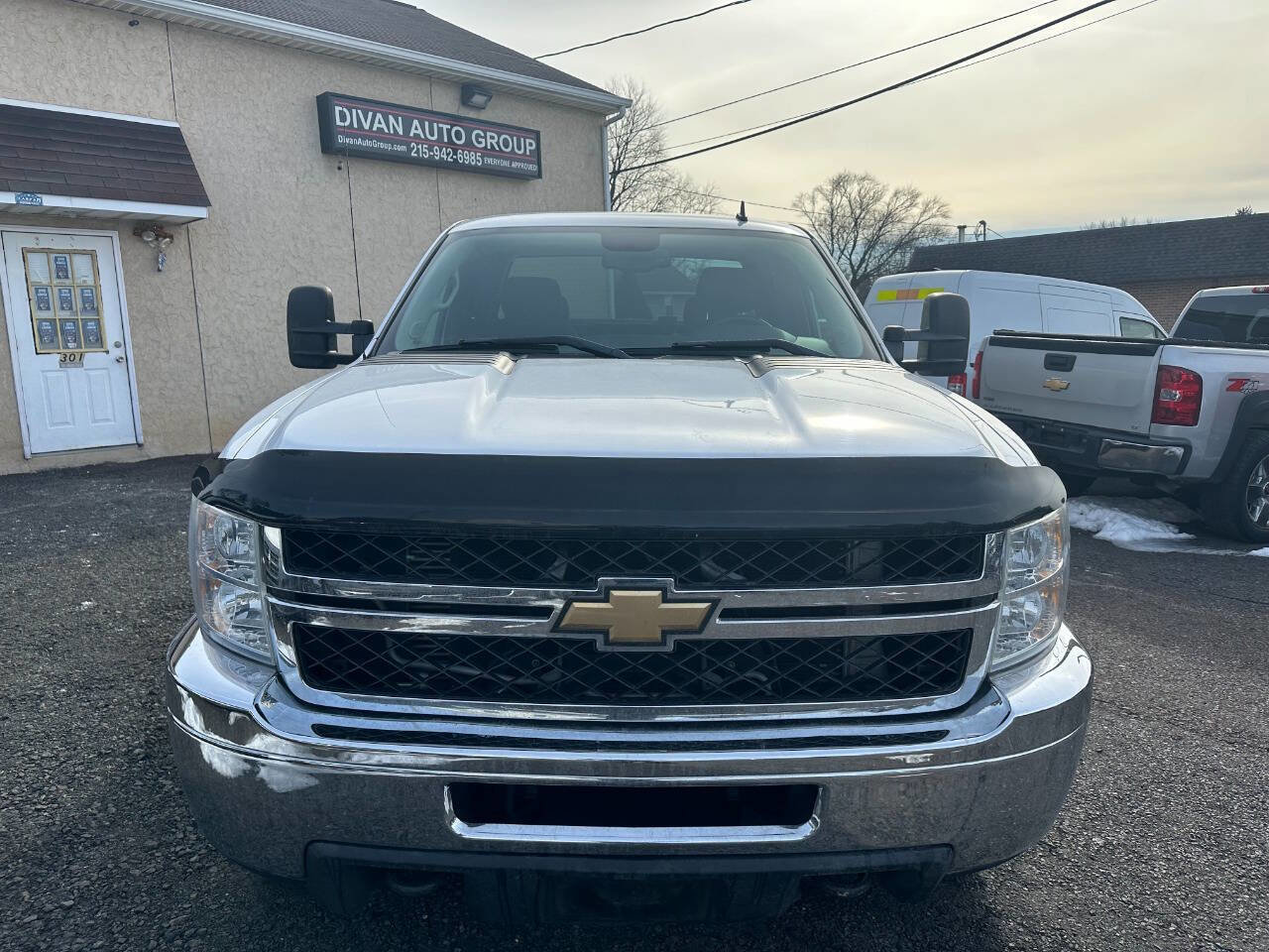 Used 2011 Chevrolet Silverado 3500 LT image 2