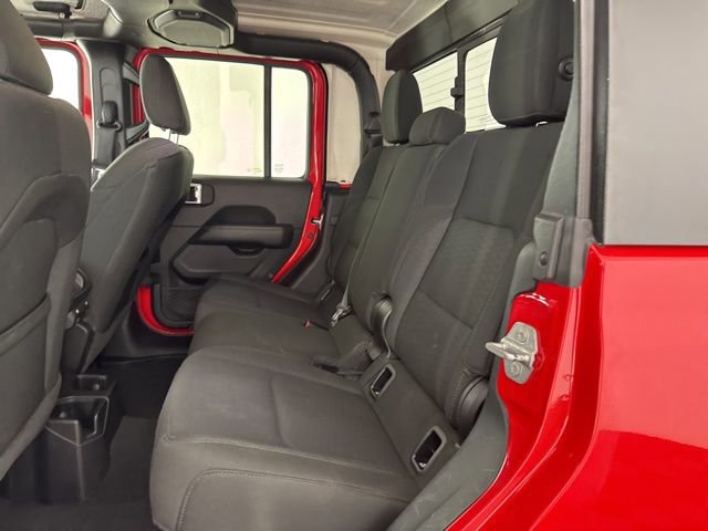 Used 2020 Jeep Gladiator Overland w/ Cold Weather Group image 26
