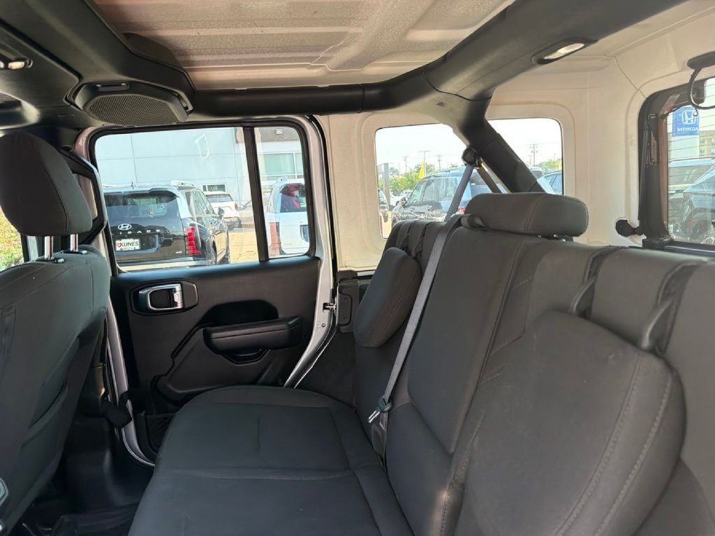 Used 2023 Jeep Wrangler Unlimited AWD/4WD image 14