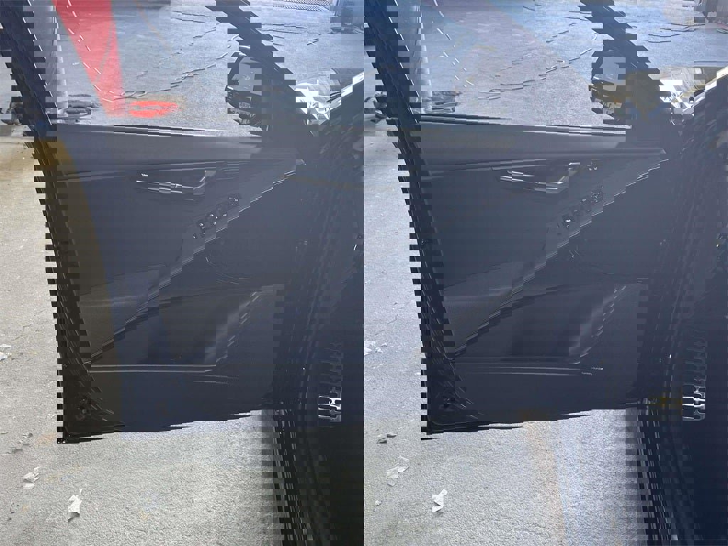 Used 2025 Kia Niro SX Touring image 15